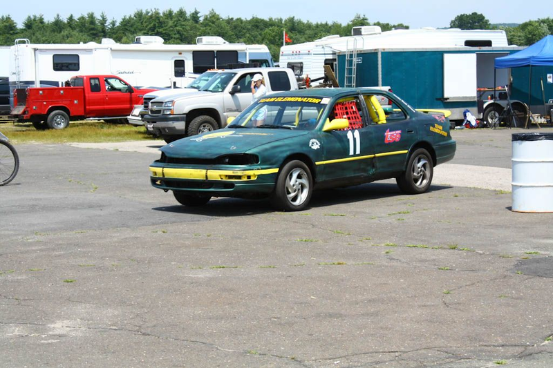 Illustration for article titled The 24 Hours Of LeMons New England 2009 Über Gallery, Part 1